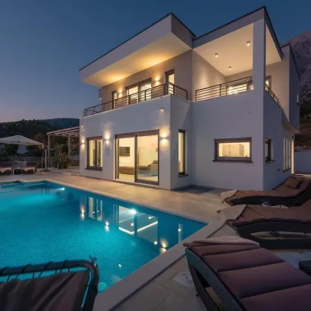 Palace Vila *